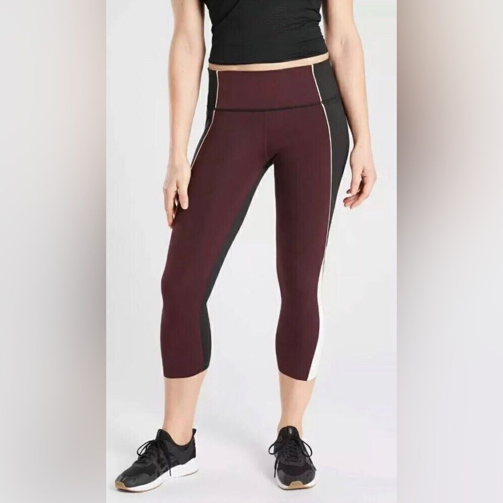 Athleta Velocity Stash Pocket Colorblock Capri - Antique Burgundy Size XL